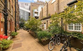 Small One-Bed Flat, Payment Required Straight Away, Host Will Message You After You'Ve Made A Reservation